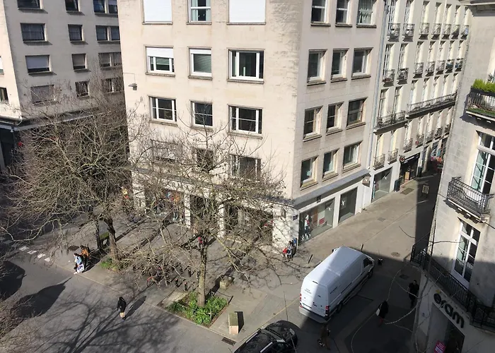 Appt 3 Chambres Hyper Centre Tres Calme Tres Clair Quartier Place Royale, Parking Gratuit