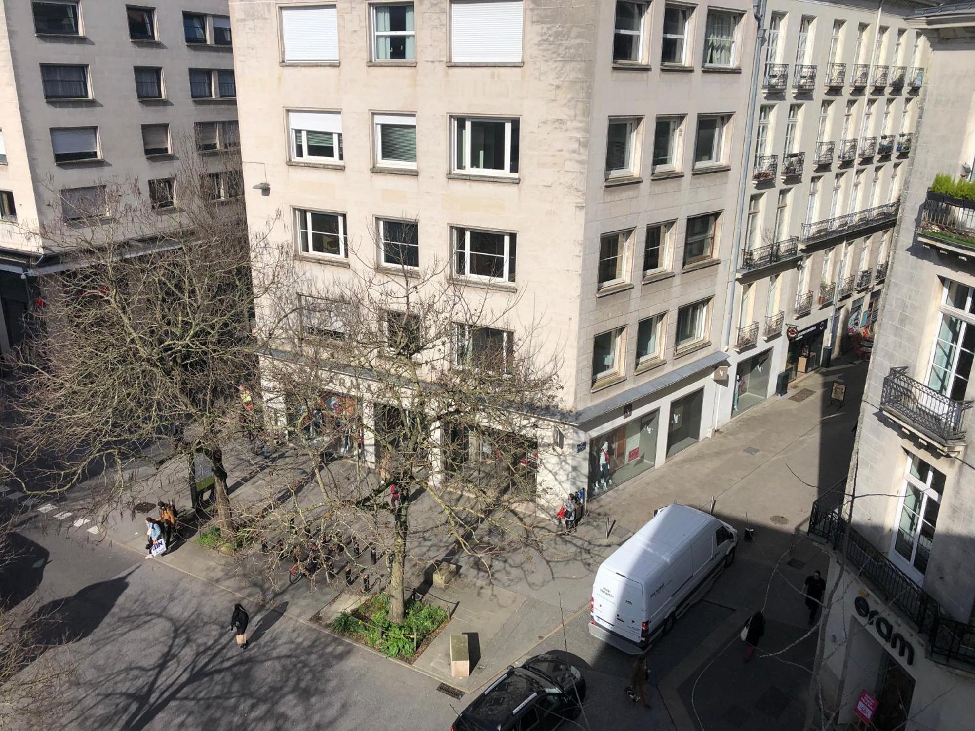 Apartment Appt 3 Hyper Centre Tres Calme Tres Clair Quartier Place Royale, Parking Gratuit *